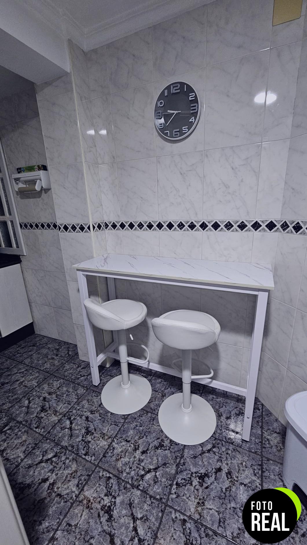 lolahome-taburete-cocina-negro-360-foto-2